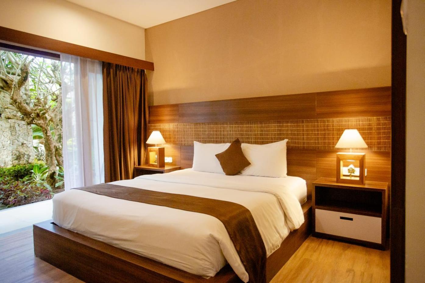 Ratan Uluwatu Hotel And Villas Экстерьер фото