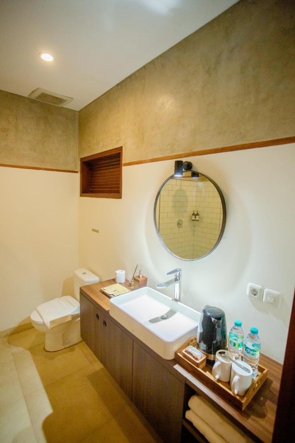 Ratan Uluwatu Hotel And Villas Экстерьер фото