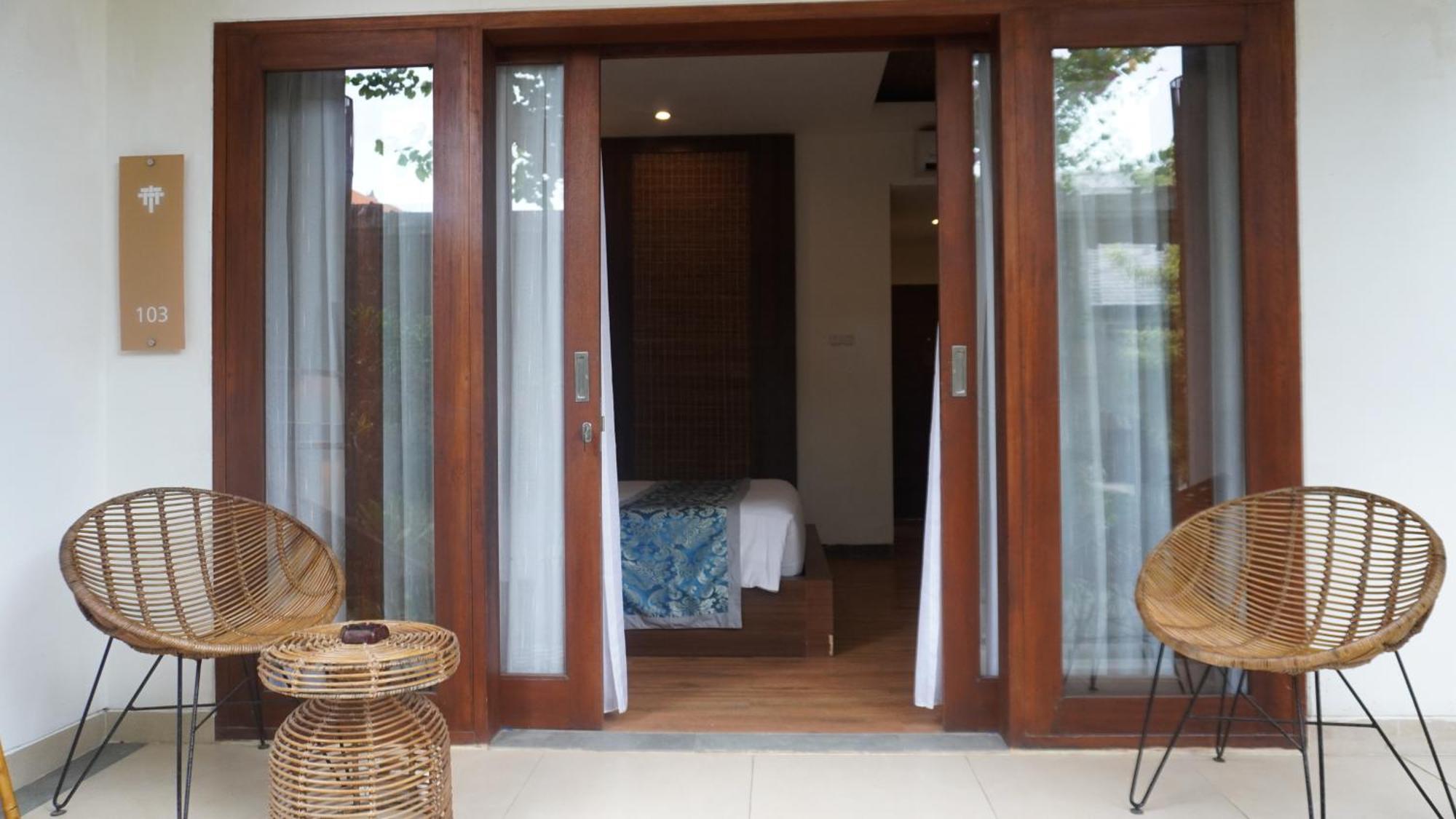 Ratan Uluwatu Hotel And Villas Экстерьер фото
