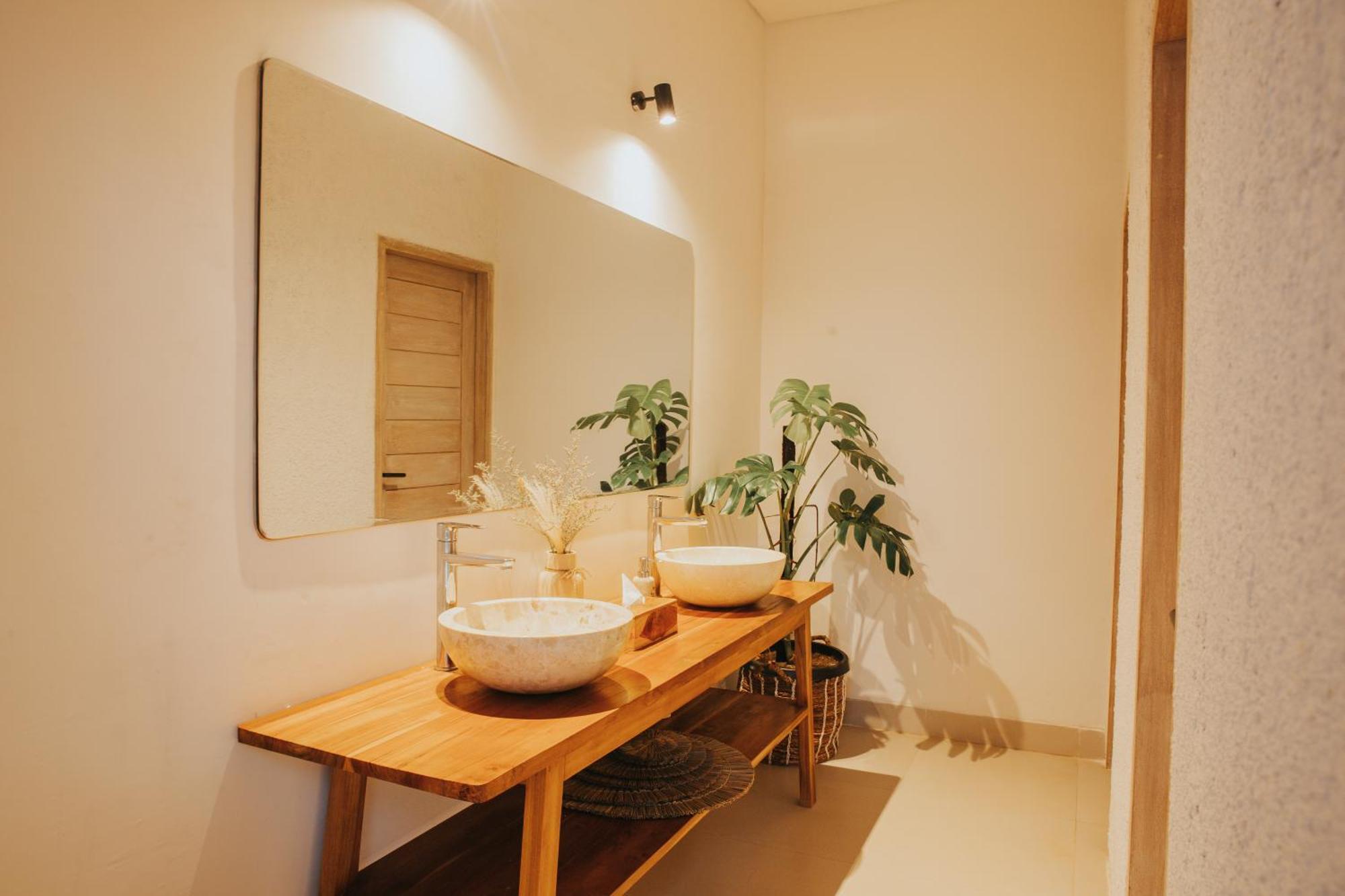 Ratan Uluwatu Hotel And Villas Экстерьер фото