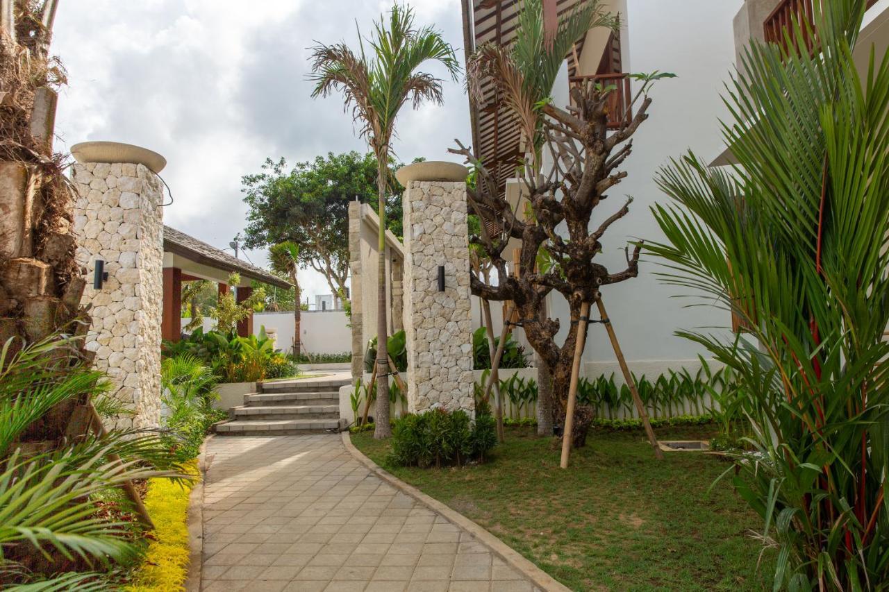 Ratan Uluwatu Hotel And Villas Экстерьер фото